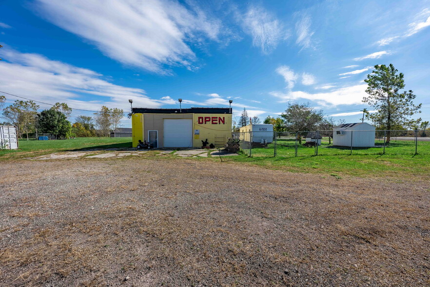 10125 Telegraph Rd, Carleton, MI à vendre - Photo de l’immeuble – Image 2 sur 22