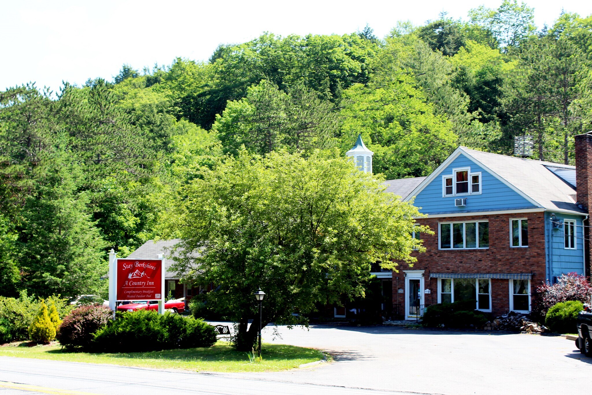 1146 Cold Spring Rd, Williamstown, MA à vendre Photo de l’immeuble– Image 1 sur 19