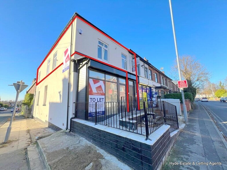 363 Bury Old Rd, Manchester à louer - Photo de l’immeuble – Image 1 sur 2