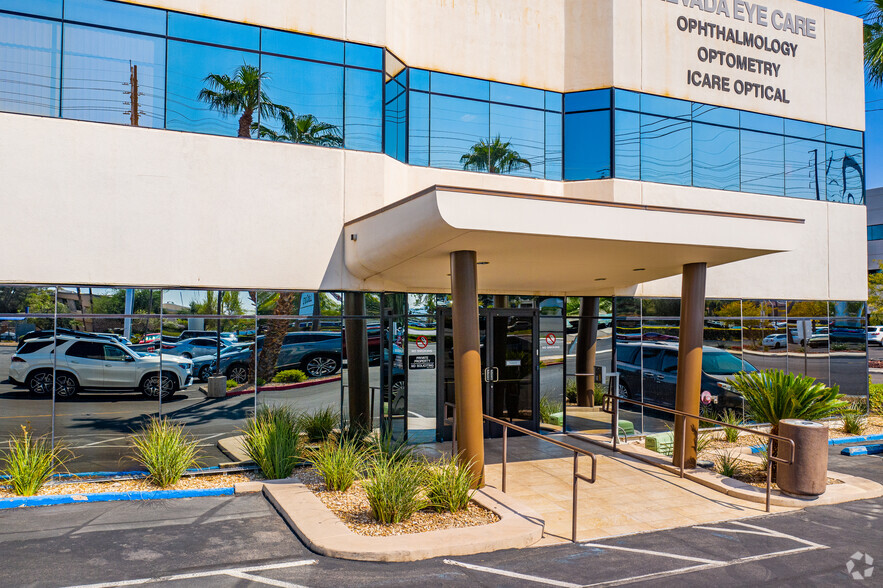 2090 E Flamingo Rd, Las Vegas, NV à vendre - Photo de l’immeuble – Image 3 sur 4