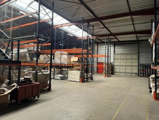 Plus de détails pour Local d'activités à louer