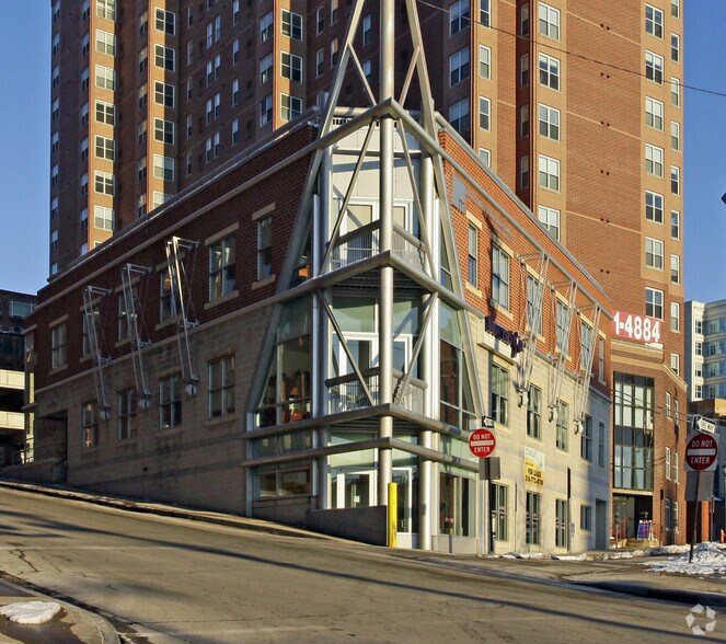 959 W St.Clair, Cleveland, OH à louer - Photo de l’immeuble – Image 1 sur 15