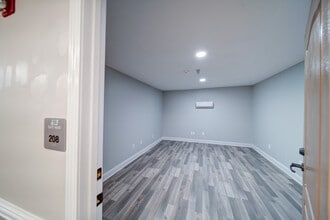 135 E Main St, Rock Hill, SC à louer Photo de l’immeuble– Image 1 sur 2