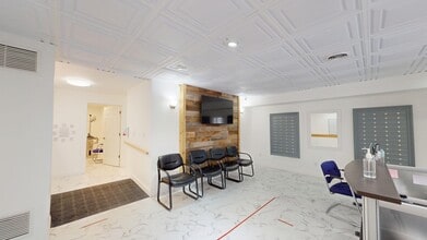 718 N Bridge St, Yorkville, IL à louer Photo intérieure– Image 1 sur 19