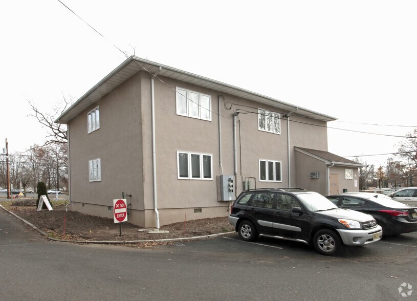 619 Union Ave, Middlesex, NJ à louer - Photo de l’immeuble – Image 2 sur 15