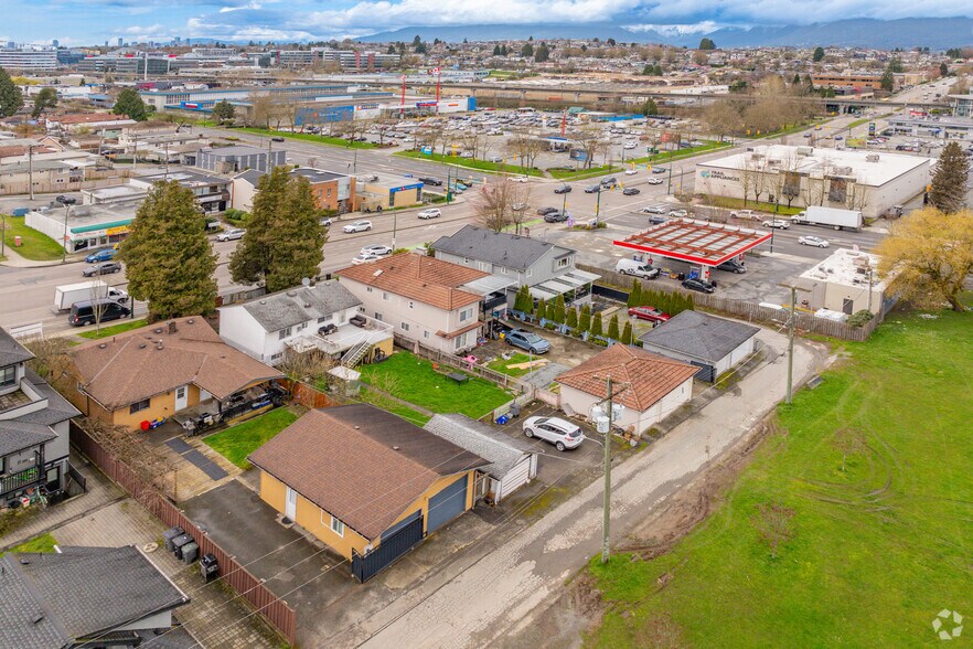 2958-3068 Rupert St, Vancouver, BC à vendre - Photo principale – Image 1 sur 2