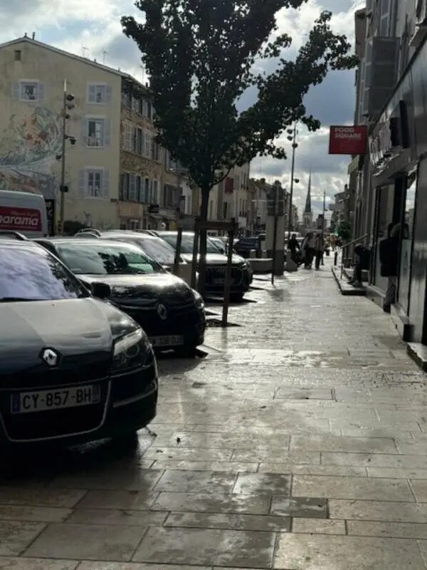 Plus de détails pour Local commercial à louer