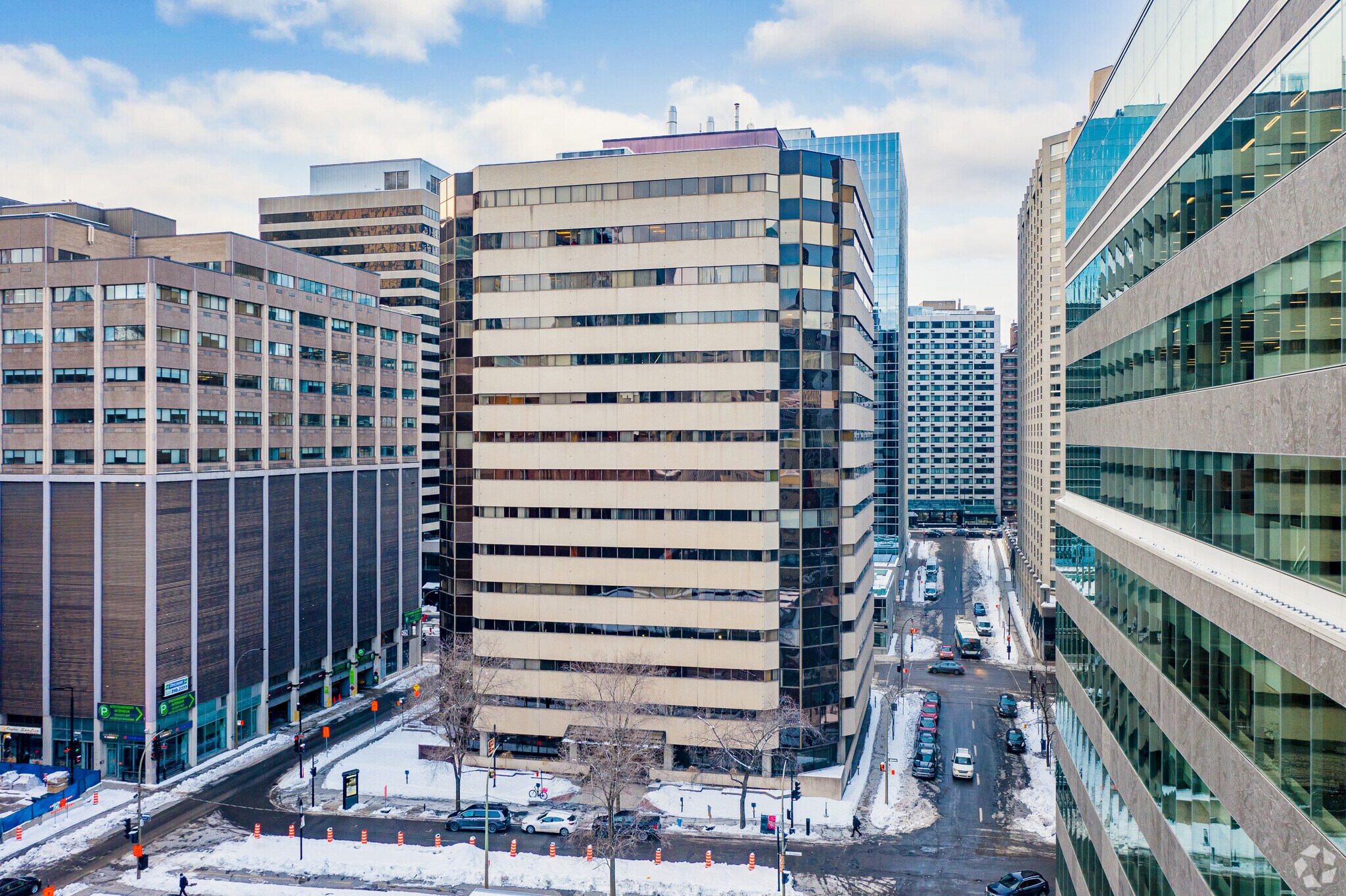 505 Boul De Maisonneuve O, Montréal, QC à louer Photo principale– Image 1 sur 7