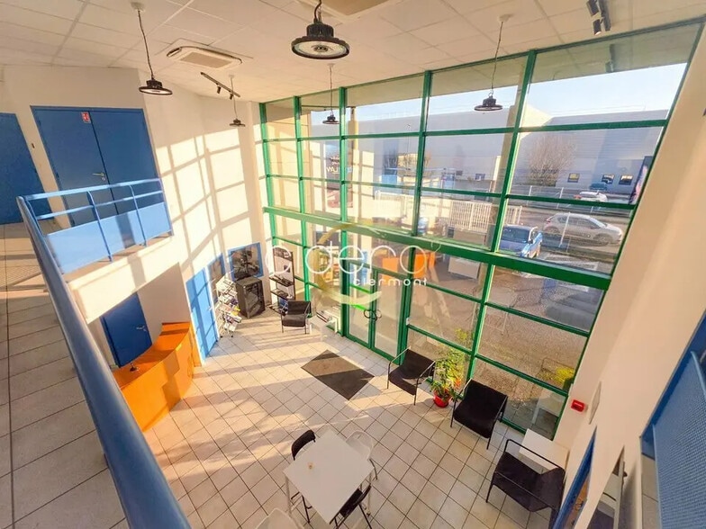 Local d’activités dans Clermont-Ferrand à louer - Photo de l’immeuble – Image 1 sur 17