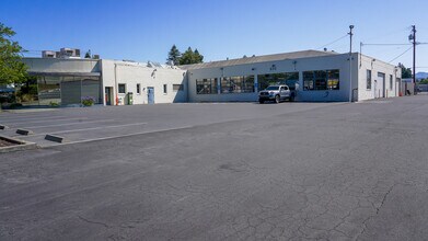 930 S A St, Santa Rosa, CA à louer Photo de l’immeuble– Image 2 sur 13