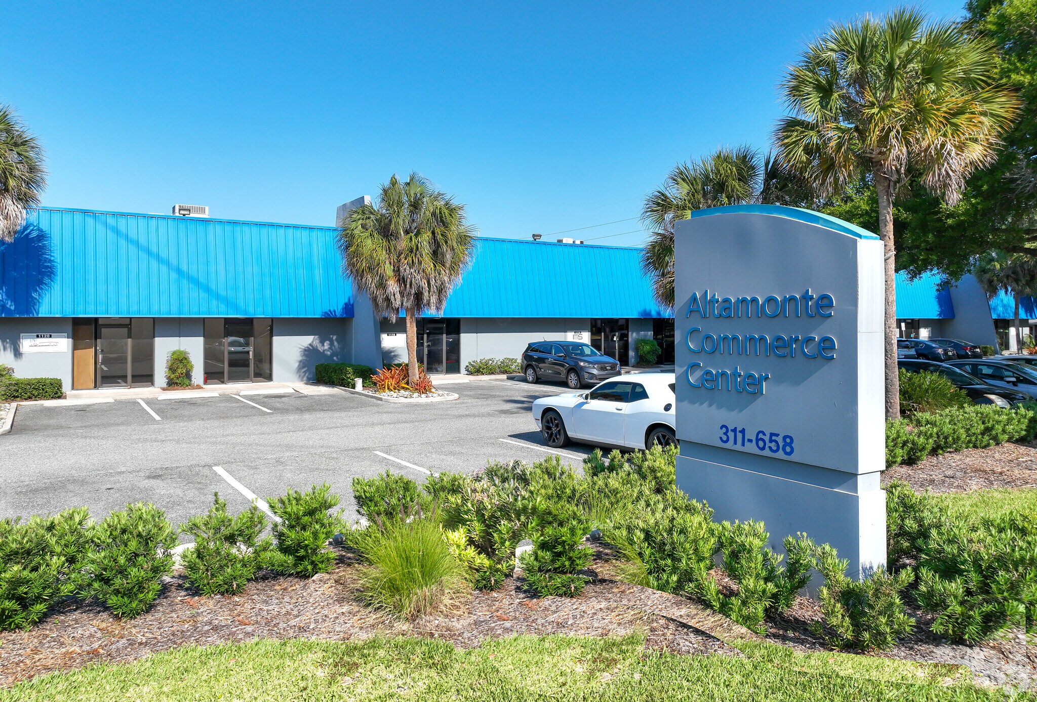 217 Altamonte Commerce Blvd, Altamonte Springs, FL à louer Photo principale– Image 1 sur 19