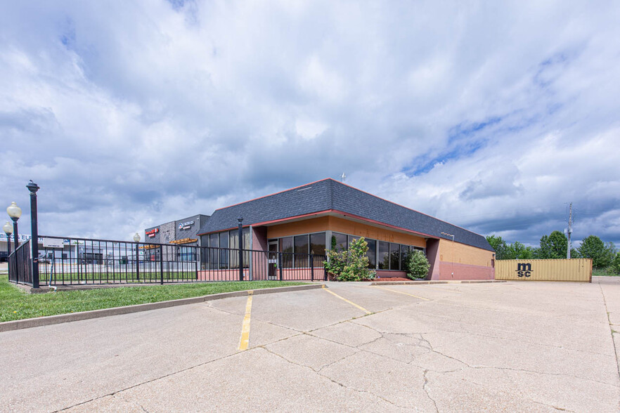 1630 Commercial St, Warsaw, MO à vendre - Photo de l’immeuble – Image 2 sur 41