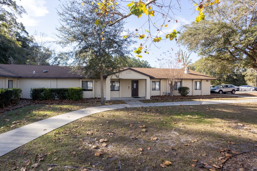 418 SW 140th Ter, Jonesville, FL à vendre - Photo de l’immeuble – Image 3 sur 8