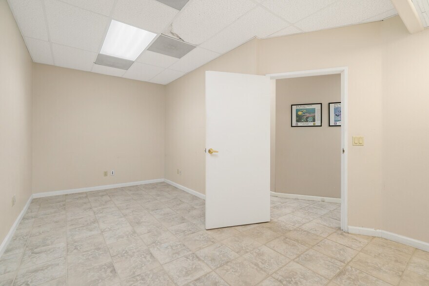 4035 Market St, Riverside, CA à louer - Photo de l’immeuble – Image 3 sur 7