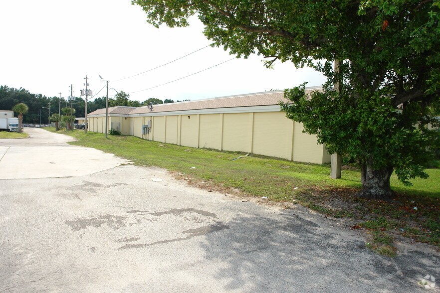 1075 Mason Ave, Daytona Beach, FL à vendre - Photo de l’immeuble – Image 2 sur 18