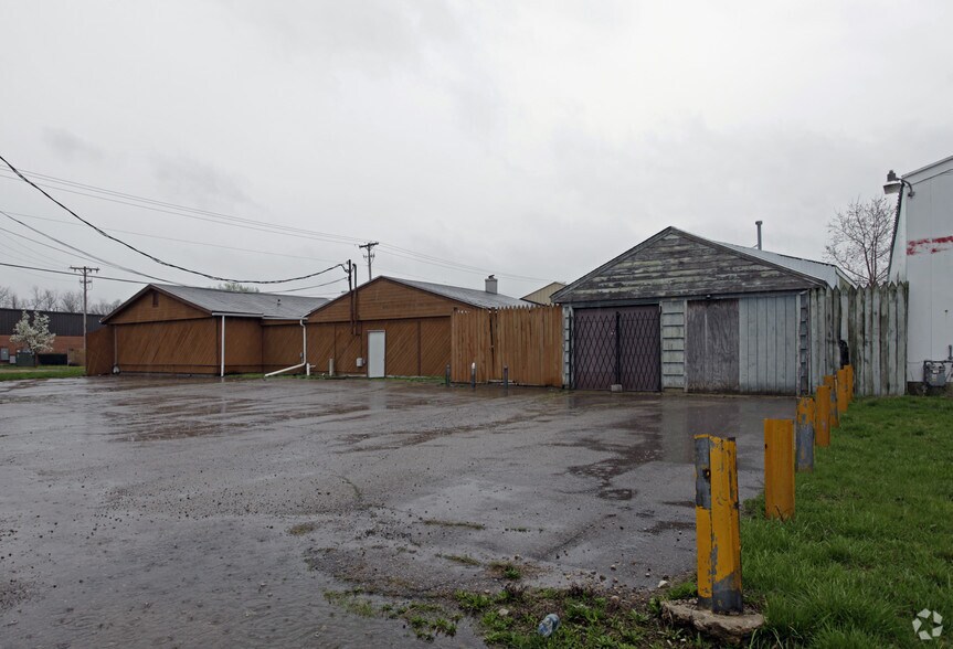 2049 Troy St, Dayton, OH à louer - Photo de l’immeuble – Image 2 sur 2