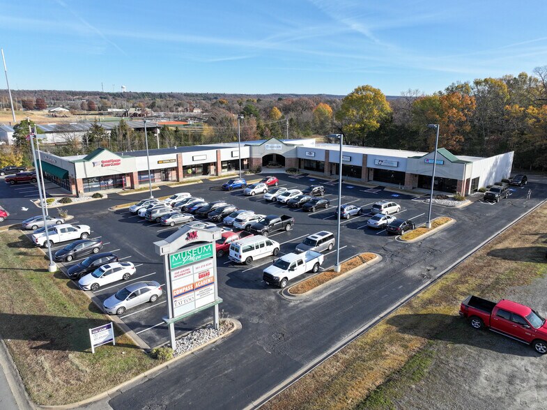 1150 N Museum Rd, Conway, AR à louer - Photo de l’immeuble – Image 1 sur 2