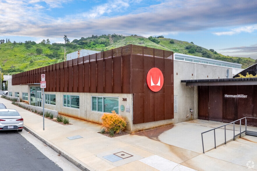 3641 S Holdrege Ave, Los Angeles, CA à louer - Photo principale – Image 1 sur 13