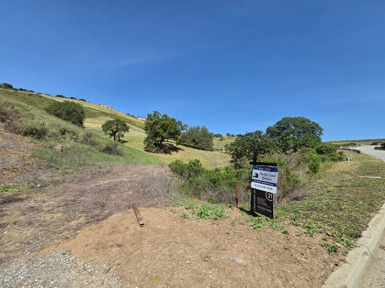 22575 Country View Dr, San Jose, CA à vendre - Photo de l’immeuble – Image 2 sur 12