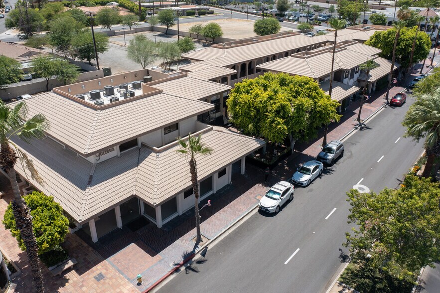 73111 El Paseo Dr, Palm Desert, CA à louer - Photo de l’immeuble – Image 3 sur 34