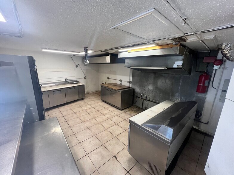5830 Gall Blvd, Zephyrhills, FL à louer - Photo de l’immeuble – Image 2 sur 11