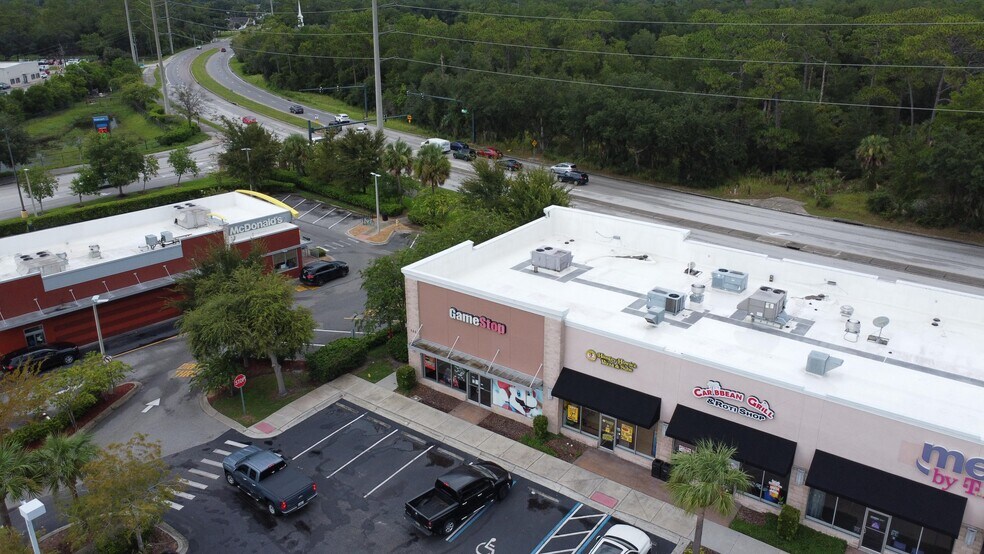 121 Howland Blvd, Deltona, FL à louer - Photo de l’immeuble – Image 3 sur 6