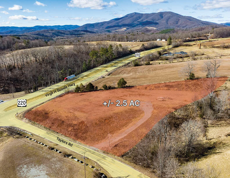 & Taylors Road 691, Boones Mill, VA à vendre Photo de l’immeuble– Image 1 sur 5