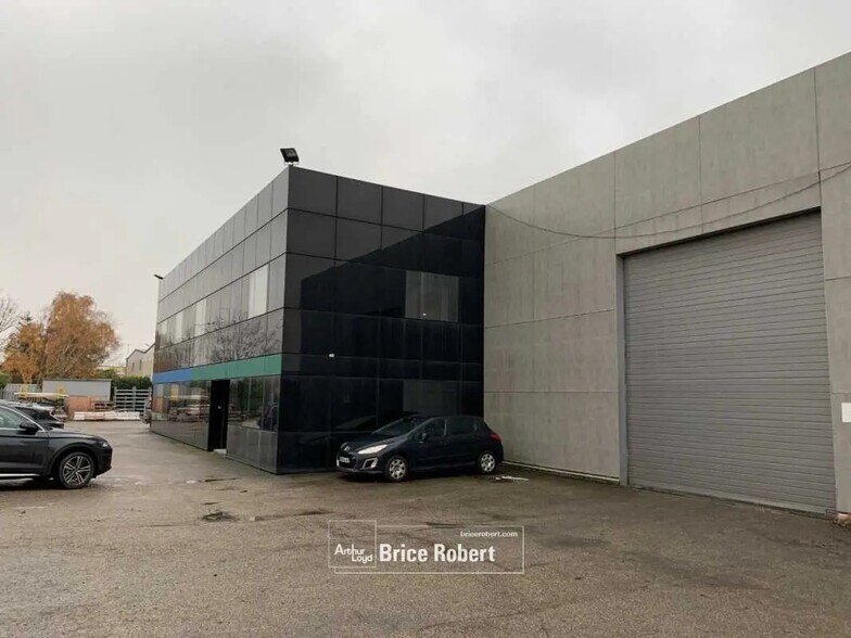 Bureau dans Vaulx-en-Velin à louer - Photo de l’immeuble – Image 2 sur 6