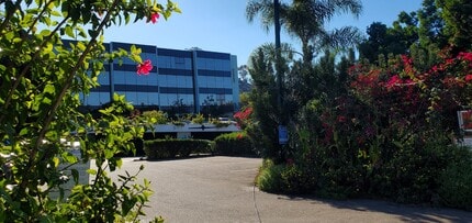 2667 Camino del Rio S, San Diego, CA à louer Photo intérieure– Image 1 sur 35