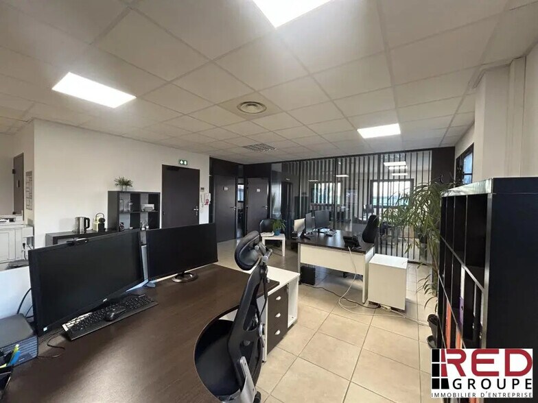 Bureau dans Éguilles à vendre - Photo de l’immeuble – Image 3 sur 11