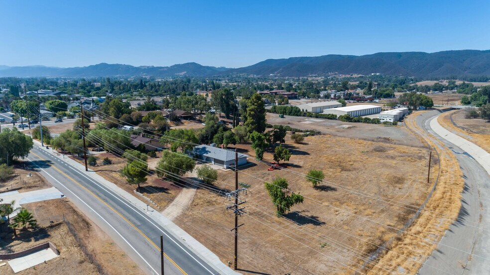 24567 Adams Ave, Murrieta, CA à vendre - Photo de l’immeuble – Image 3 sur 28