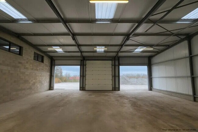 Plus de détails pour Bureau, Local d'activités à louer