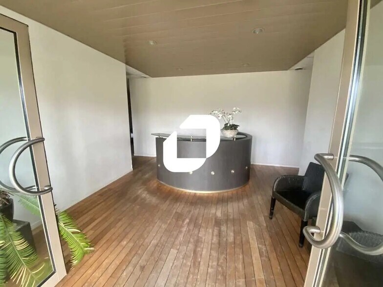 Bureau dans Bruges à louer - Photo de l’immeuble – Image 1 sur 5