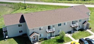 Plus de détails pour 400 13th Ave NW, Oelwein, IA - Logement à vendre