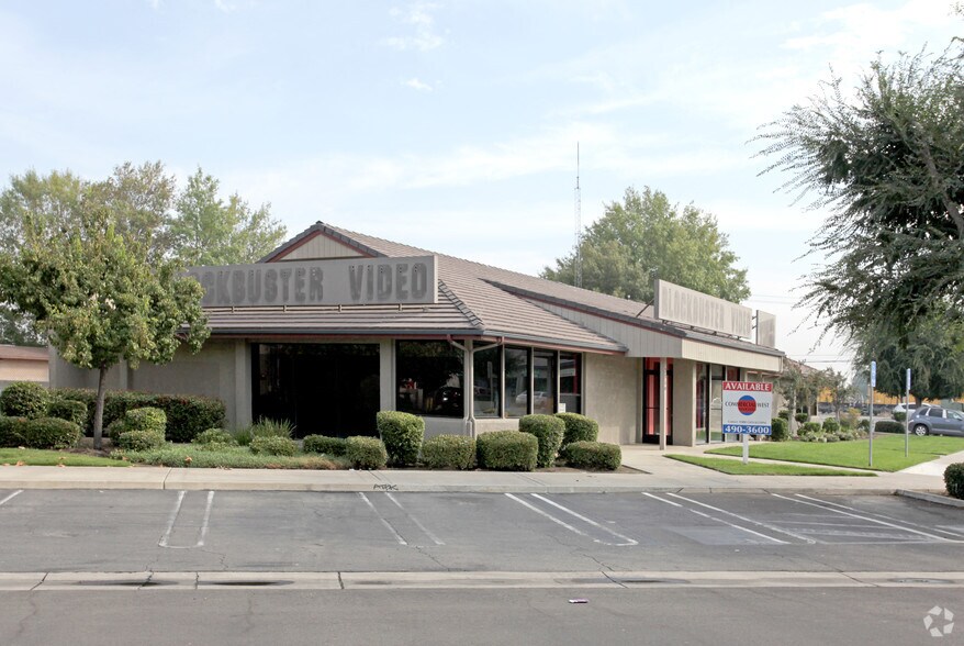 2730-2758 Whitson St, Selma, CA à louer - Photo principale – Image 2 sur 11