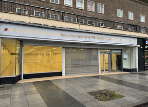 33-37 The Broadway, Loughton à louer Photo de l’immeuble– Image 1 sur 4