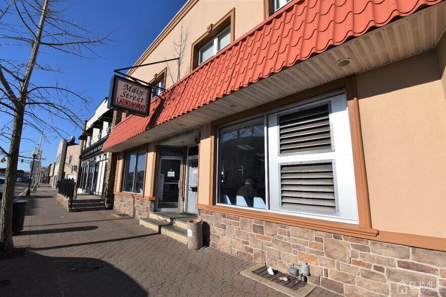 52 S Main St, Manville, NJ à vendre - Photo de l’immeuble – Image 2 sur 13