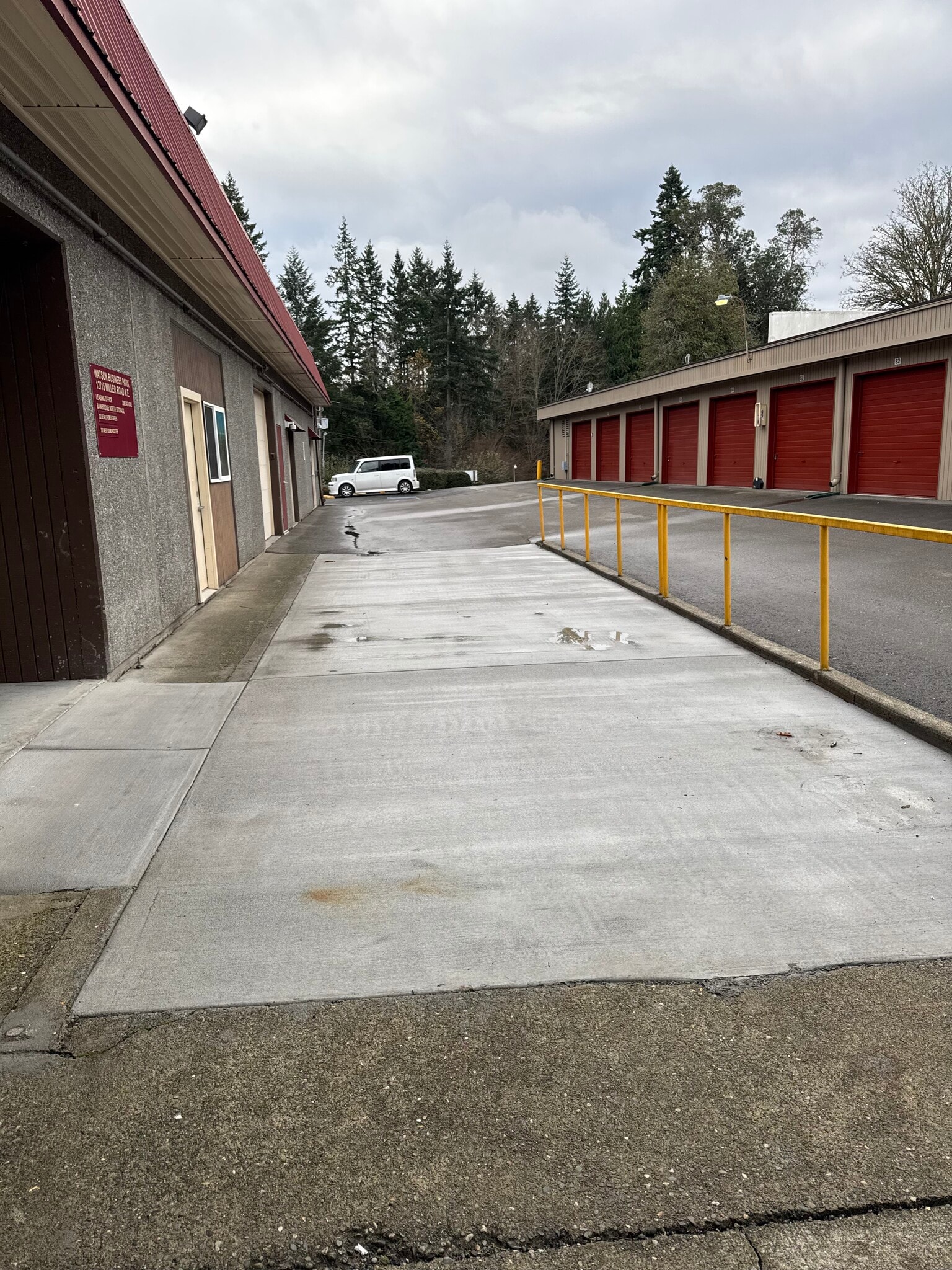 12715 Miller Rd NE, Bainbridge Island, WA à louer Photo intérieure– Image 1 sur 6