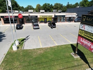 Plus de détails pour 590 Oxford St E, London, ON - Local commercial à louer