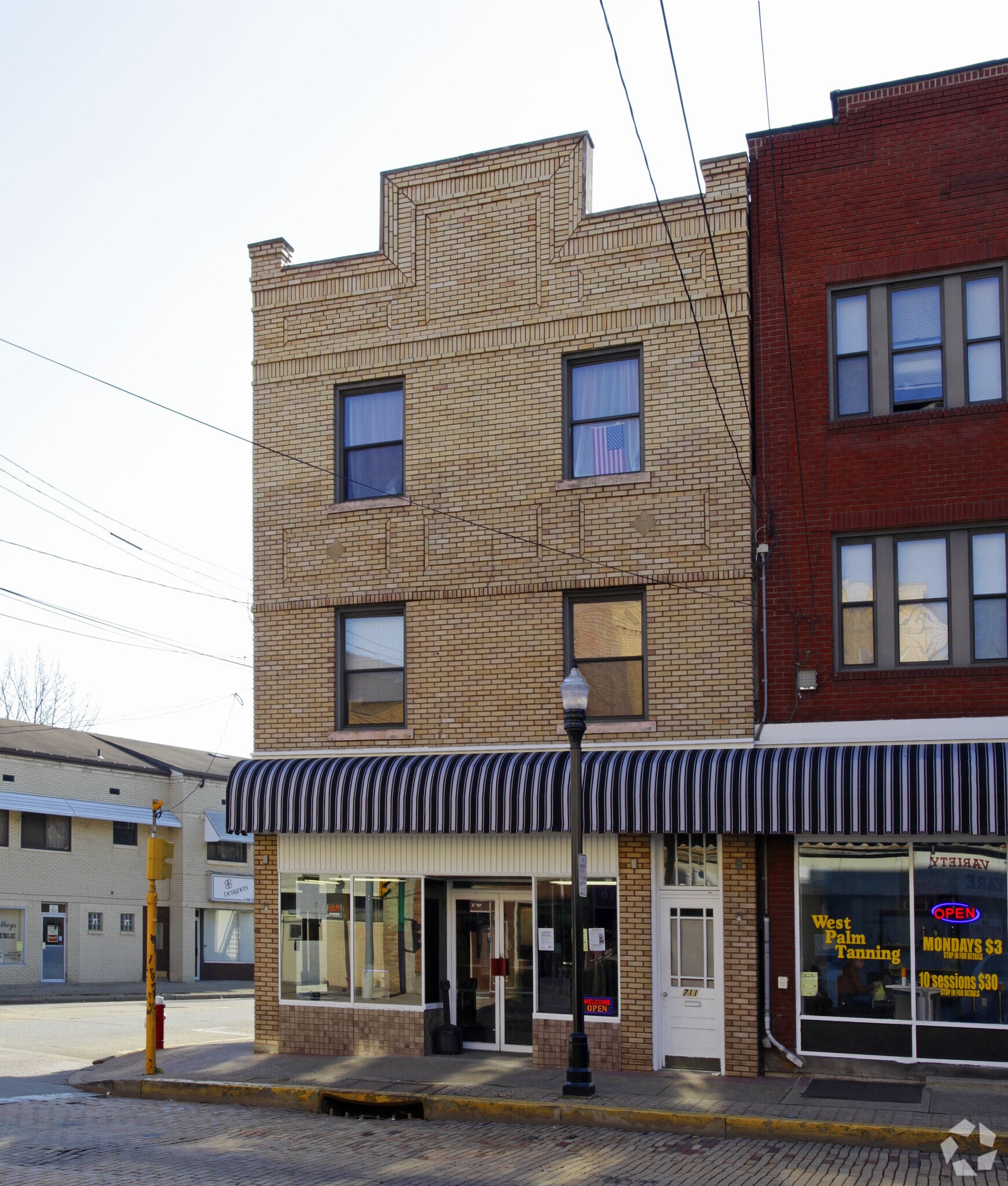 711 Broadway Ave, McKees Rocks, PA à vendre Photo principale– Image 1 sur 3