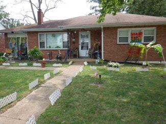Plus de détails pour 2425 Petrova Ave, Jennings, MO - Logement à vendre