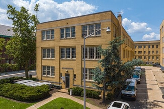 Plus de détails pour 2275 Bridge St- Building 110, Philadelphia, PA - Bureau à vendre