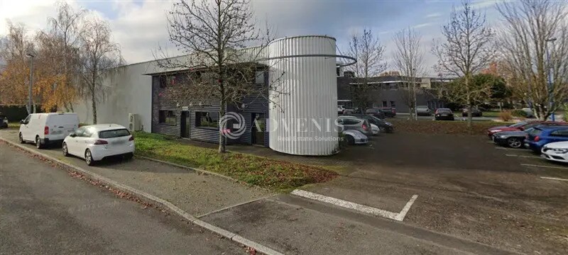 Local d’activités dans La Chapelle-sur-Erdre à louer - Photo de l’immeuble – Image 1 sur 8