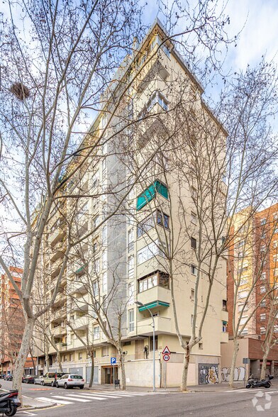 Local commercial dans Barcelone, Barcelona à louer - Photo principale – Image 1 sur 4