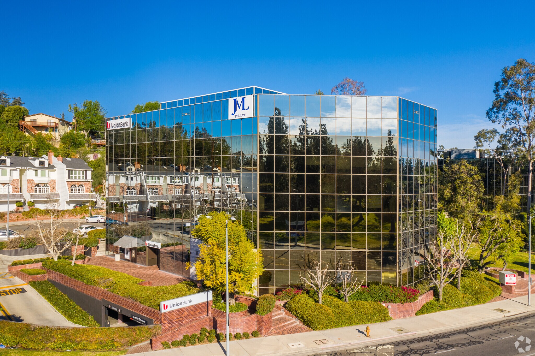 5855 Topanga Canyon Blvd, Woodland Hills, CA à louer Photo principale– Image 1 sur 7