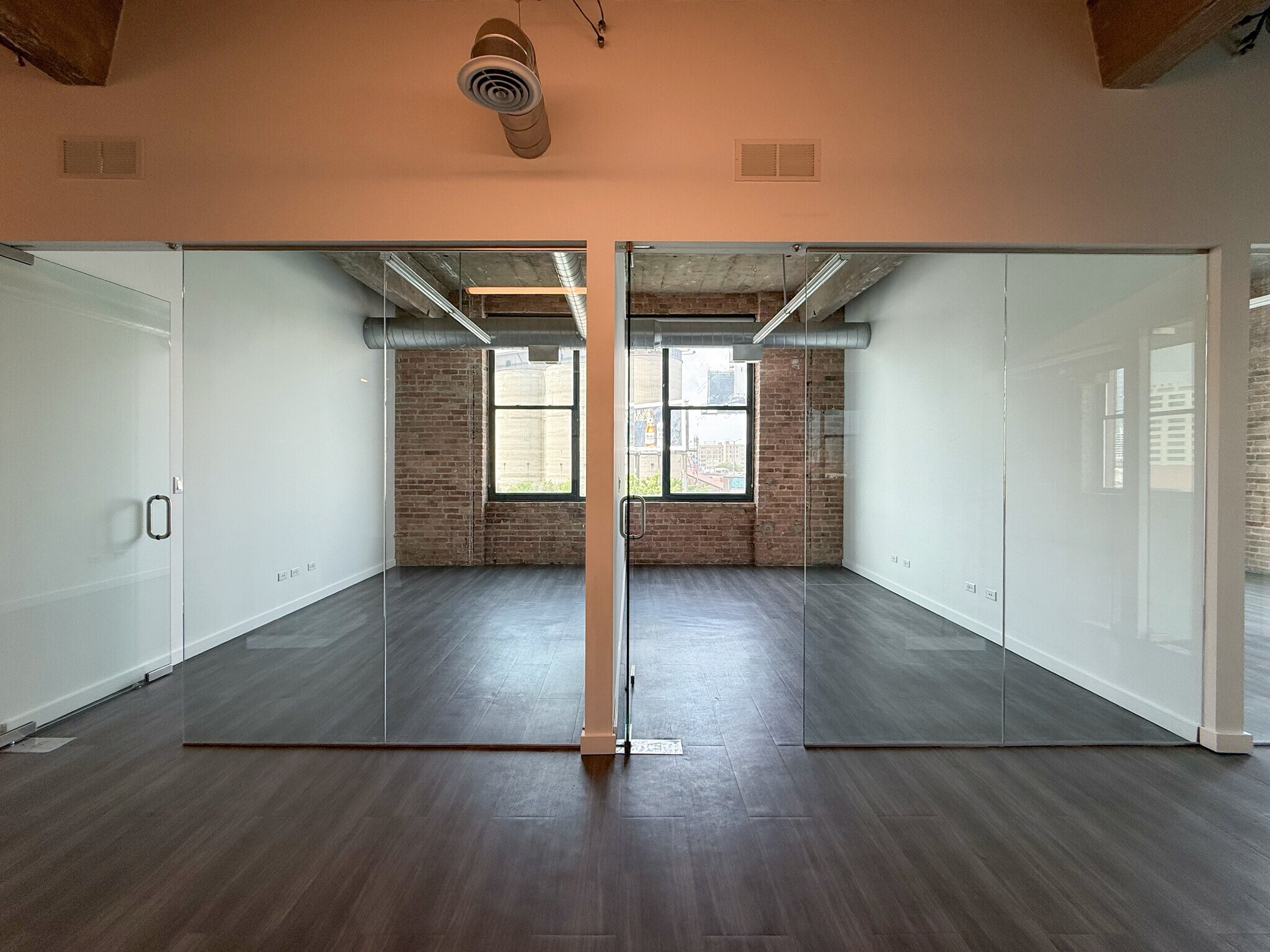 770 N Halsted St, Chicago, IL à louer Photo de l’immeuble– Image 1 sur 6