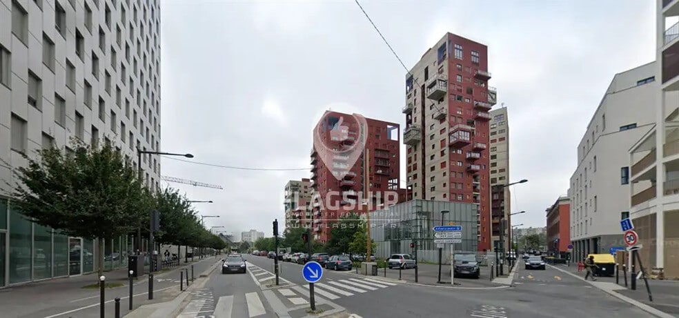 Local commercial dans Ivry-sur-Seine à louer - Photo de l’immeuble – Image 2 sur 2