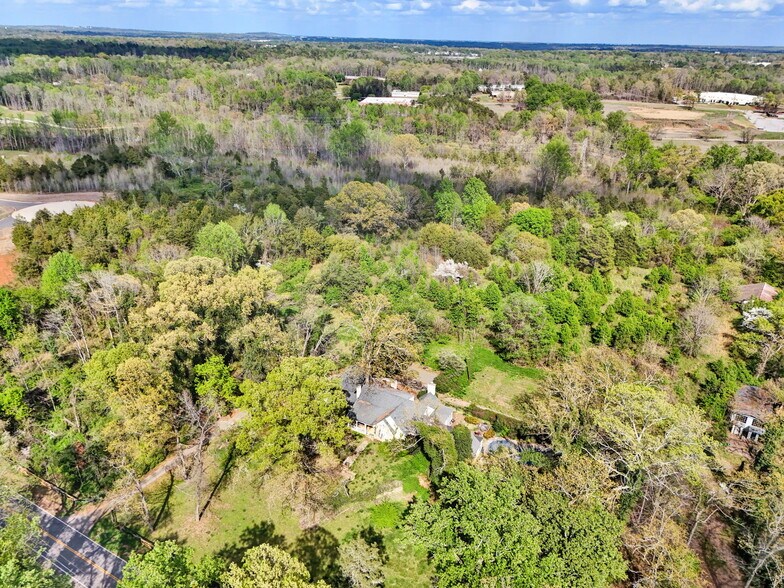 1203 Old Grove Rd, Piedmont, SC à vendre - Photo de l’immeuble – Image 1 sur 32