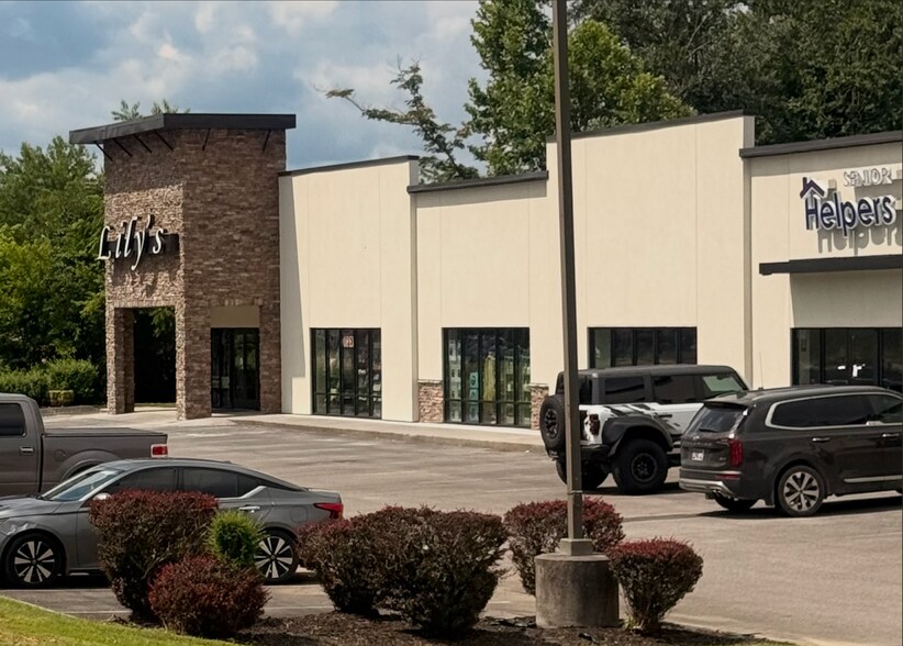 1536 Winfield Dunn Pky, Sevierville, TN à louer - Photo de l’immeuble – Image 2 sur 6