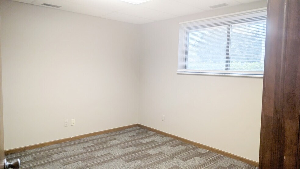 30020 Schoenherr Rd, Warren, MI à louer - Photo intérieure – Image 3 sur 4
